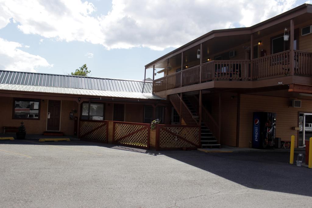 Country Motor Inn Livingston Dış mekan fotoğraf