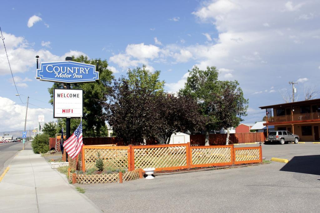 Country Motor Inn Livingston Dış mekan fotoğraf