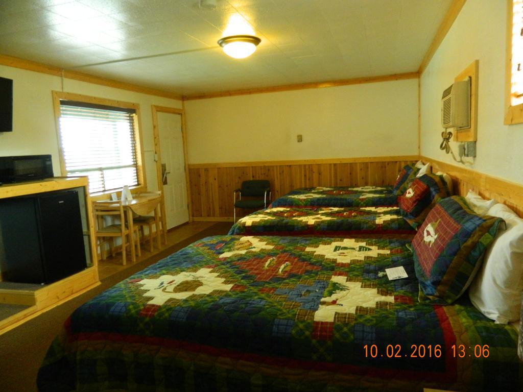Country Motor Inn Livingston Dış mekan fotoğraf