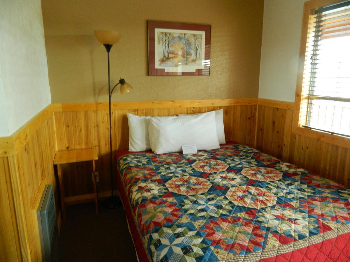 Country Motor Inn Livingston Dış mekan fotoğraf