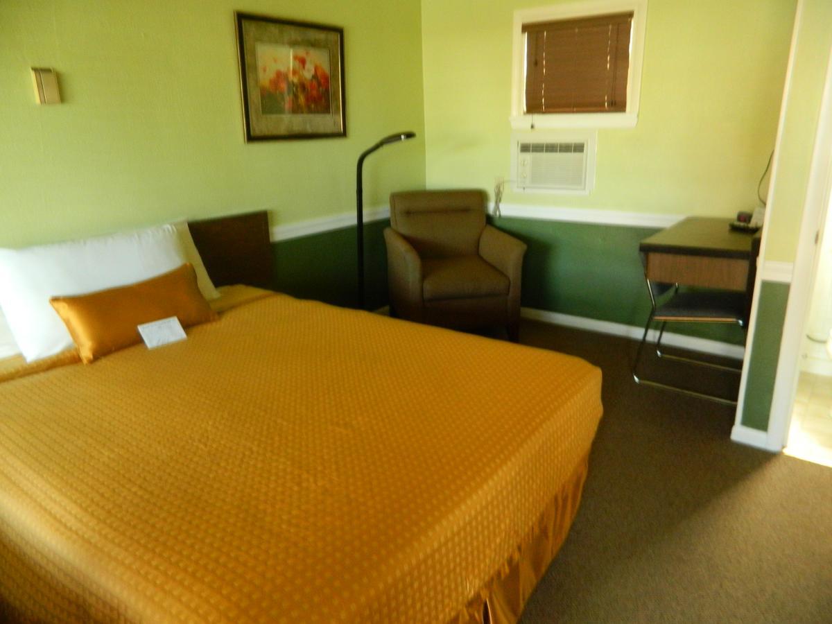 Country Motor Inn Livingston Dış mekan fotoğraf